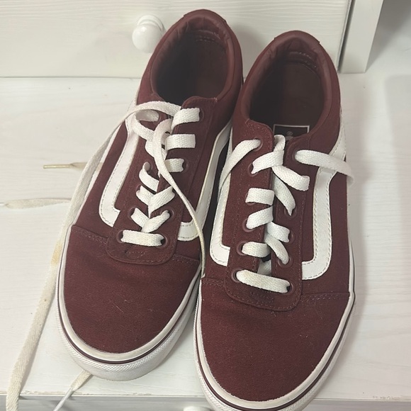 Vans - Picture 2 of 5